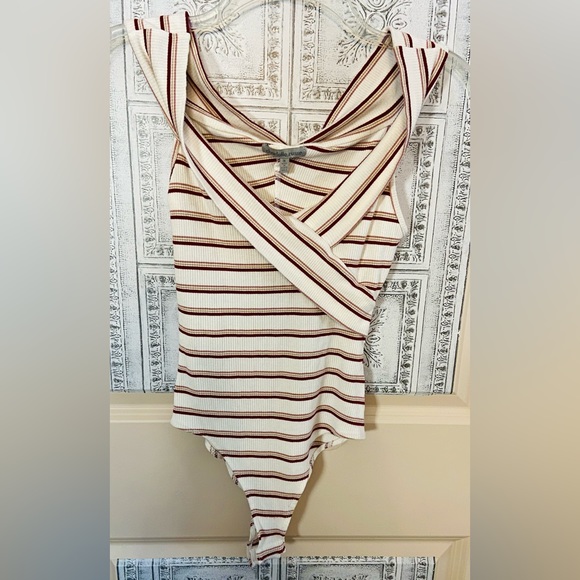 GUC Charlotte Russe Sz-S Body-Suite/Top- Cute Asymmetrical Twisted V-Neck Front - Picture 7 of 16